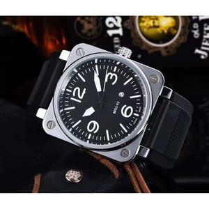 2021 Men's Square Case 3-pin Quartz Watch