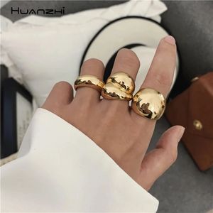 Huanzhi Gold Color Silver Color Metal Minimalist Glossy Wide Open Rings Geometric Finger Rings for Women Men smycken 240423