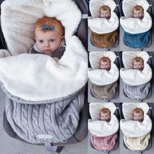 Väskor nyfödda baby vintervagn wrap filt fotmuff tjock varm stickad virka swaddle sovsäckar barn liten baby sömnsäck