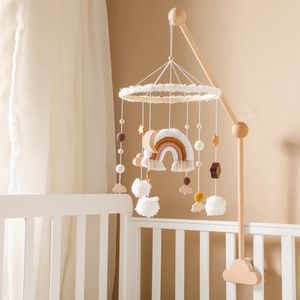 Babybettglocke Hanging Toy 012 Monate geborene hölzerne mobile kusige rassel cribhalter bracket Infant Accessoires 240415