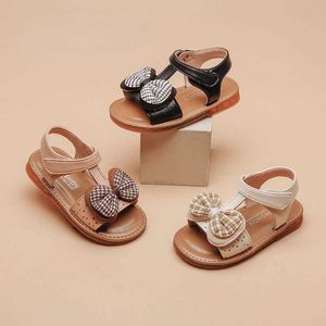 Slipper Girls Sandals 2023 Летняя мягкая подошва принцесса обувь модная лук с открытой детской пляжей Cool Shoes Flat Shoes Zapatos de Nia Y240423