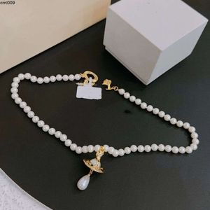 Halsbandsdesigner lyxiga kvinnor mode smycken metall pärlhalsband guld utsökta tillbehör festliga utsökta gåvor