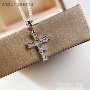 Fashion Luxury Blgarry Designer Halsband Cross Necklace Womens Full Diamond Snake Bone Par Fashion Design Clavicle Jewelry With Logo and Present Box