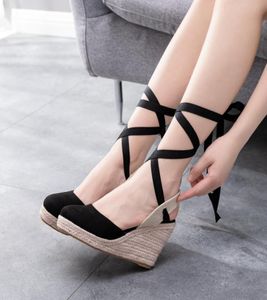Womens Summer High Heels Platform Wedge Sandals Ankle Buckle Strap Stängd tå gummi LACEUP PUMPS2983074