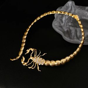 Collane in stile metallo intarsiata intagliata collana di scorpione per donne esagerate collana unica di gioielli alla moda europea e americana
