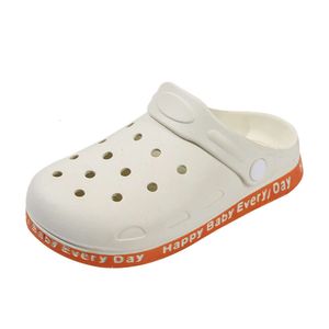 Scarpe per buche per bambini 2024 Summer Nuovi ragazzi e ragazze indossano scarpe da bambino resistenti ai sandali da spiaggia baotou
