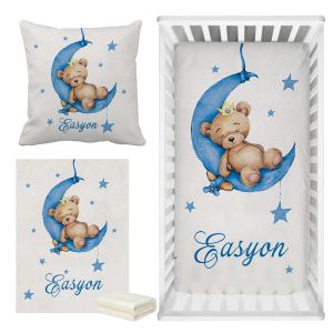 Set Yziho Custom Name Sleeping Bear Blue Crib Sängkläder, Sleeping Bear Sleep On Moon Bedding Set, Baby Shower Gift Sängkläder