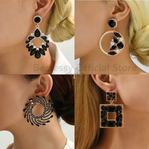 Dangle Chandelier Elegant Black Crystal Chandelier Earrings For Women Luxury Designer Square Geometric Drop Ear Rings 2023 Trend Vintage Jewelry d240323
