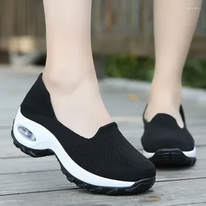 Lässige Schuhe Frauen Sommer Fashion Mesh dicke untere Schaukelschuhschüler arbeiten Sneaker Plus Size