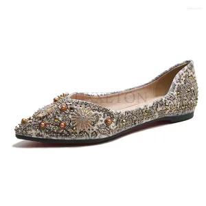 Casual Shoes Women Flats för arbete Ladies glider på låg klack strass metalltryck grunt tip fashon lyxig stor storlek 42 43