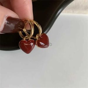 Lustre de lustre simples design de vinho vermelho amor briols de coração para mulheres círculo de cor dourado vintage brinco de queda de pêssego pode ser separado D240323