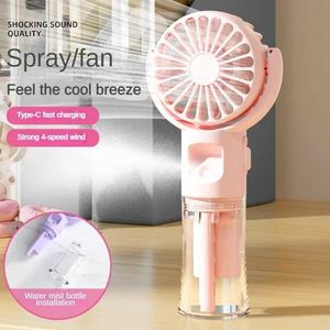 Andra apparater Ny laddning Mini Handhållen sprayfläkt för barn Studentfläkt Högeffekt Roterande Desktop Water Mist Fan J0423