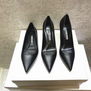 Дизайнерские женские женские туфли Spring Black High Heels Указали тонкие каблуки универсальные мелкие рты профессиональные большие рабочие ботинки большие обувь