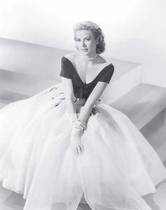Dresses formais da noite vintage 5024 Off -ombro comprimento do chá Grace Kelly de vestidos de festas brancos/pretos de Mônaco Vestidos de baile de festas de celebridade
