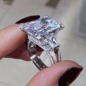 Band Huitan Luxury Crystal Cubic Zirconia Rings Fashion Square Shaped Finger Ring For Women Wedding Party Silver Color Band smycken