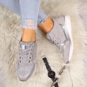 Scarpe da fitness Donne Donne Flat Bling Sneaker Platform Platform Woman Cash Casts Comfort Ladies Silver Vulcanize di grandi dimensioni