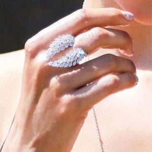 Bands Huitan ästhetischer Engel Flügel Eröffnungsringe mit vollem kubischen Zirkonia Frauen -Modezubehör Fancy Girls Schmuck Drop Shipping