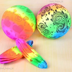 Bollar Uppblåsbar sommarstrandboll Pool Swim Rubber Rainbow Beach Volleyball Garden Game Net Kids Toy Volleyball 413