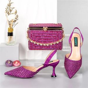 Vestido sapatos magenta mulheres e um conjunto de bolsas de luxo bombas combinam com sandálias de bolsa de bolsa embreagem dos pés pontiagudos femmes sandálias qsl078