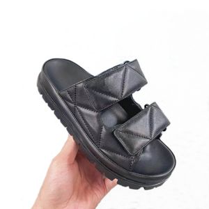 Designer Sandalen Frauen Häkeln Plattformrutschen Lederschuppen Monolith Römisch-Schaum-Gummi-Schieberegler Damenschuhe 35-41