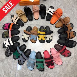 Chypre Sandal Designer Sliders Flip Flops Flop Sandaler för strandkomfortkalvskinn Läder naturlig mocka getskinn i brunt svart för kvinnor män tofflor sandale skor