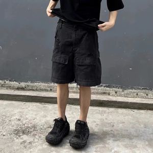 Vintage Ripped beschädigte schwarze Frachtshorts für Männer High Street Wide Bein Baggy Overalls Destgierte Sommerknielänge Hosen 240409