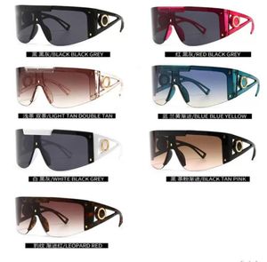 1ps Summer Woman Fashion Outdoors guidando occhiali da sole Ladies Transparent Ocean Lens Glasses Eyexes Eyex Travel Travel Wind4752439