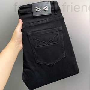 Mäns jeansdesigner 2024 Spring/Summer New Fashionable Brand Black European For Slim Fit Straight Elastic High End Simple Fashion Pants K6A9
