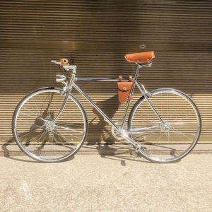 Fahrräder Vintage Bike Single-Speed-Fahrrad mit Stahlrahmen 700C Wheelset Flip-Flop Hub Retro Light Glocken Y240423