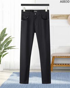 Фиолетовые джинсы Джинсовые брюки Мужские джинсы Дизайнер джинсов Жан мужчина черные брюки Высококачественное качество прямой дизайн ретро-стрит-одежда повседневная спортивные штаны Дизайнеры бегут S-3XL #599