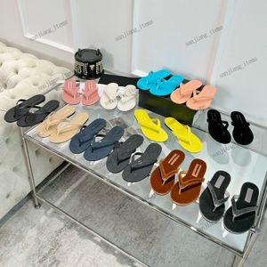 Lyxdesigner Flat Slippers Women 2024 Summer Velvet Thong Sandal Denim Slides Crystal Metallic Brand Shoes Designer Sandaler Sexig Beach Flip-Flops Slip On Mules
