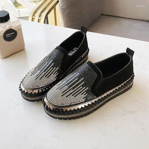 Sıradan Ayakkabı Bayanlar Platformu Kadın Üzerinde Kayma Güzel Rhinestone Flats Deri Düz Kadın Loafers Yaz Sandalet