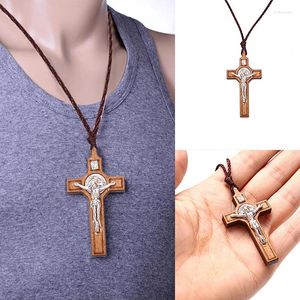 CARKER 1PCS Wood Jesus Cruz Colar Colar de madeira Presente de metal para homens jóias de mulheres