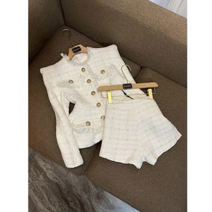 Stylish European Fashion Office Lady White Black Suit Long Sleeve Oneck Coat Shorts Quality Tweed 2st för kvinnor 240419