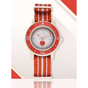 مناسبة لشركة Co -Bally Diledation Mechanical Three Needle Frasnable Universal Watch Strap مع خمسة عشر قفصًا