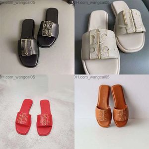 Gratis tofflor leverans kvinnlig designer casual toffel sandaler non-halp läder en-linje rem platt sommar högklassig utomhus tofflor T230706