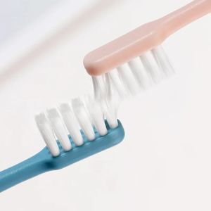 新しい2024 4ピース超ハード歯ブラシ特別なハード大きなブラシヘッドアダルト歯ブラシマニュアル歯ブラシ会社歯ブラシ1。とても難しい、
