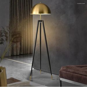 Floor Lamps Nordic Post-modern Hardware Iron Tripod Lamp Art Metal Pot Lid Personalized Creative Ring Light With Tripodleg