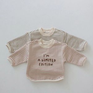 Toppar Milancel 2021 Autumn Nyfödda babykläder randiga flickor Blus koreansk stil småbarn basskjorta