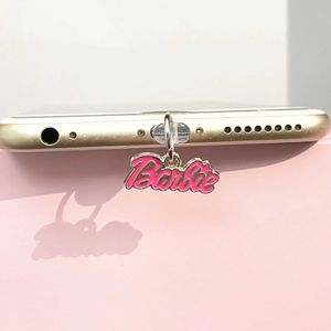 Mobiltelefon Anti-Doust Gadgets Miniso Barbie Metal Phone Anti-Doust Plug för iPhone Samsung Huawei Type C Android Charging Port Protectors Dustplugs Y240423