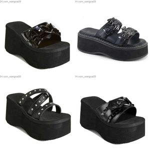 Brandruhschuhe neue 2022 High Heels Black Gothic Comfy Walking Wedges Sommer Dicke Plattform Sandalen Schuhe Frau Slipper Großgröße 43 T230711