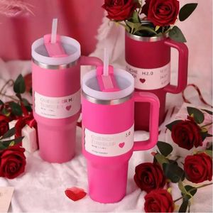 Ny Quencher 1pc H2.0 40oz Mugs Black Chroma Tumblers Isolated Clean Slate Car Cups Rostfritt stål Kaffetumbler Vinterrosa mål Röd kosmo amerikansk lager