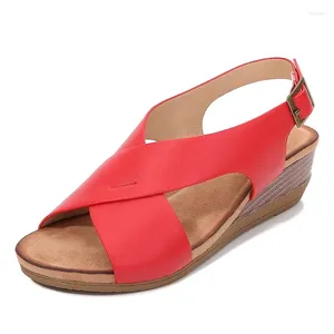 Kleiderschuhe Sommer Frauen 2cm Plattform 4cm High Heels Bohemian Sandalen Frauen Einfachheit Weiche große Größe rot bequeme Keile Damen Damen