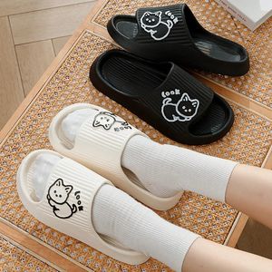 2023 Mulheres chinelas de banho Banho Plataforma grossa Nonflip Home Cato de desenho animado Flips Sandals Beach Ladies Slides Indoor Outdoor 240417