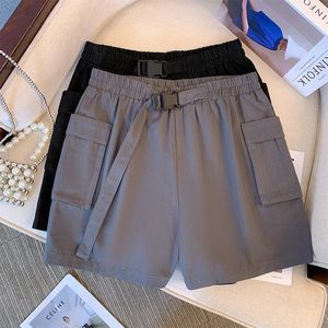 Plus-storlek kvinnor sommar casual shorts svart grå bomullstyg hög midja shorts elastisk midje designbälte dubbelfickor 240423