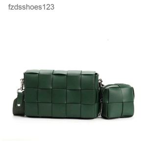 Tofu Frauen -Kuhläden -Geldbörse Kassette Lady Oblique Designer Cross Classic 2024 Mode Brust Schulter Neue Taschen Bottegs gewebt ES5D Creative Trend Bag Onb1