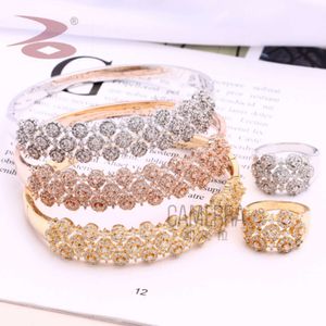 Estilo clássico de três cores requintadas femininas com diamante anel de pulseira de tendência de decoração _ jóias de ouro e pedra