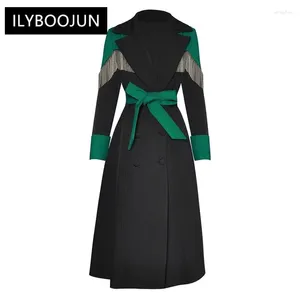 Kvinnors dike rockar Autumn Coat Women Double Breasted Beading Tassel Kontrasterande färger High Street Ytterkläder för 2024