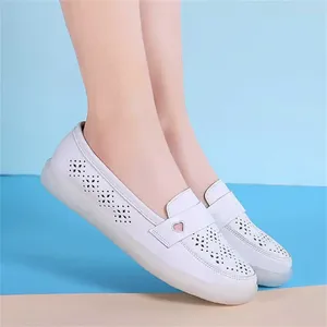 Buty swobodne ciepłe podkładki Mocassin Womans Summer Sneakers Vulcanize Damske Boty z powodu 34 życia sportowego Tenisfeminino Najbardziej sprzedawane