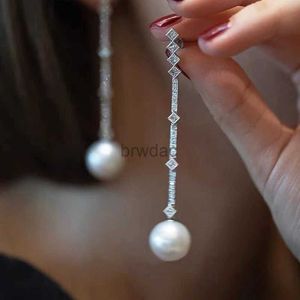 Dangle Chandelier Luxury Long Crystal Tassel Imitation Pearl Dangle أقراط للنساء الفضي اللون الزفاف جائزة تصميم مجوهرات فريدة من نوعها D240323